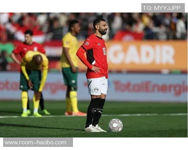 姆伯莫盛赞萨拉赫为非洲最佳阿什拉夫称霸世界右后卫之巅 姆伯莫盛赞萨拉赫为非洲最佳阿什拉夫称霸世界右后卫之巅